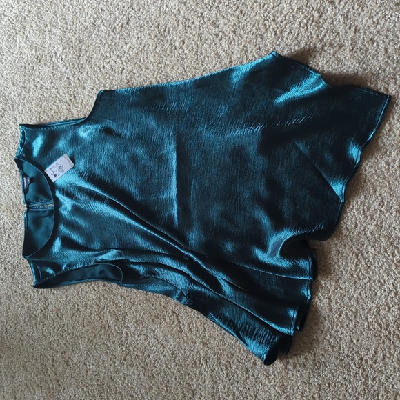 Asymmetrical Tank - Picture 1 of 3